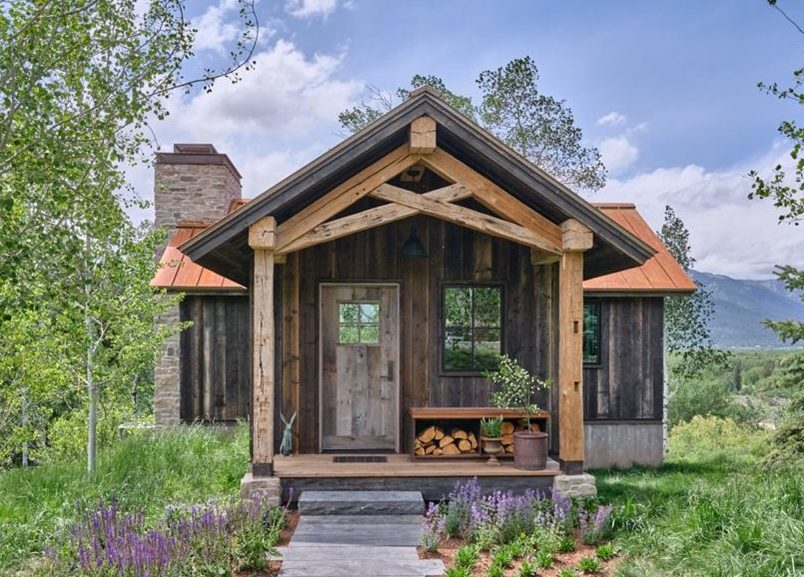 GUEST HOUSES: MINI HOMES FOR THE HOLIDAYS
